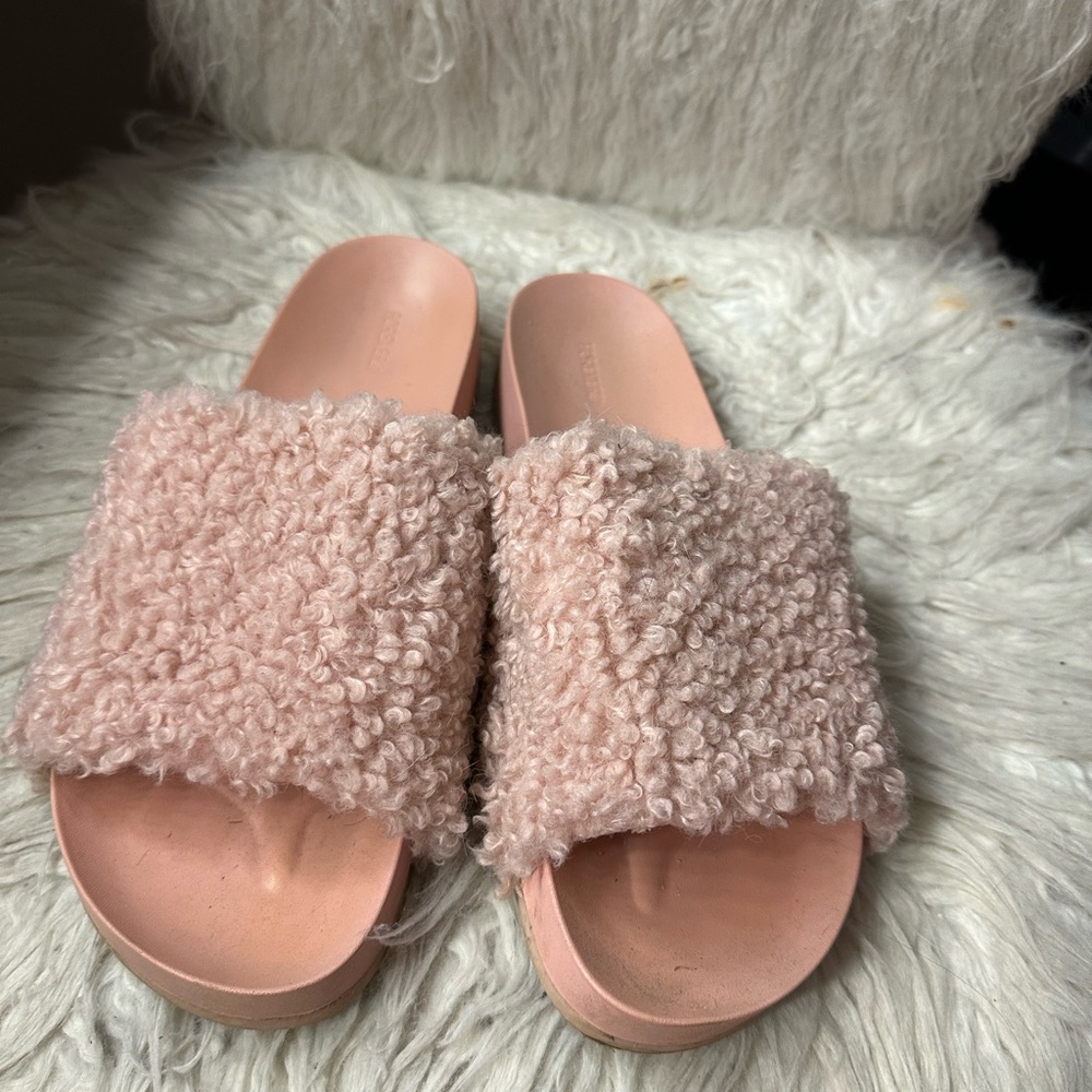 Forever 21 Fuzzy Sandals